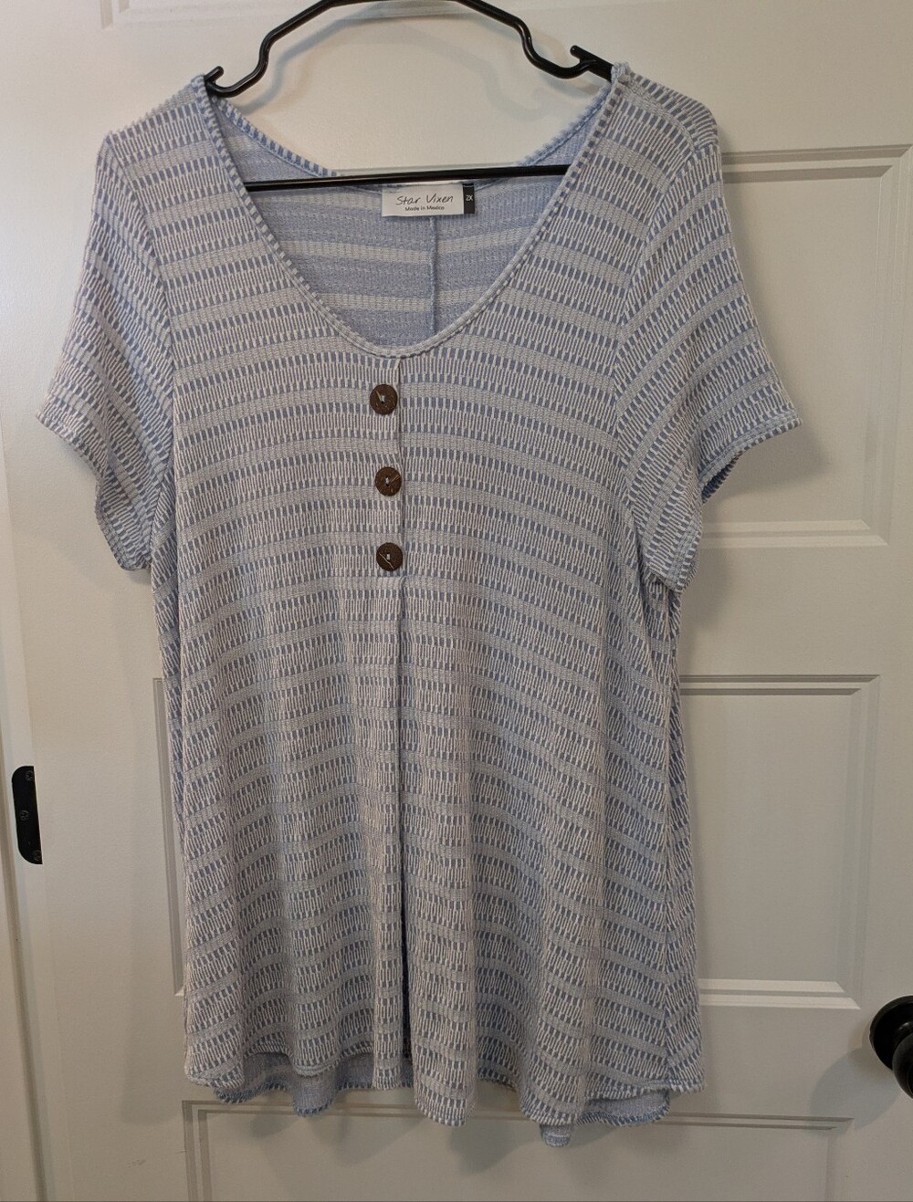 🔴 3/$15 Star Vixen Light Blue Knit Button-Front Women's Top